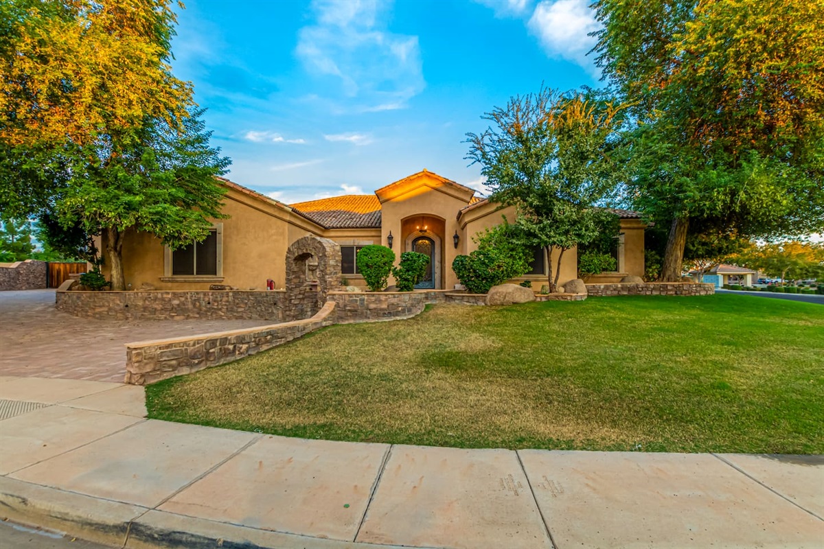 Luxurious 5 Bed; Desert Oasis w/ Pool! — Desert Paradise Retreat | Luxe 5BR w/ Pool in Mesa, Mesa, Arizona — photo 8