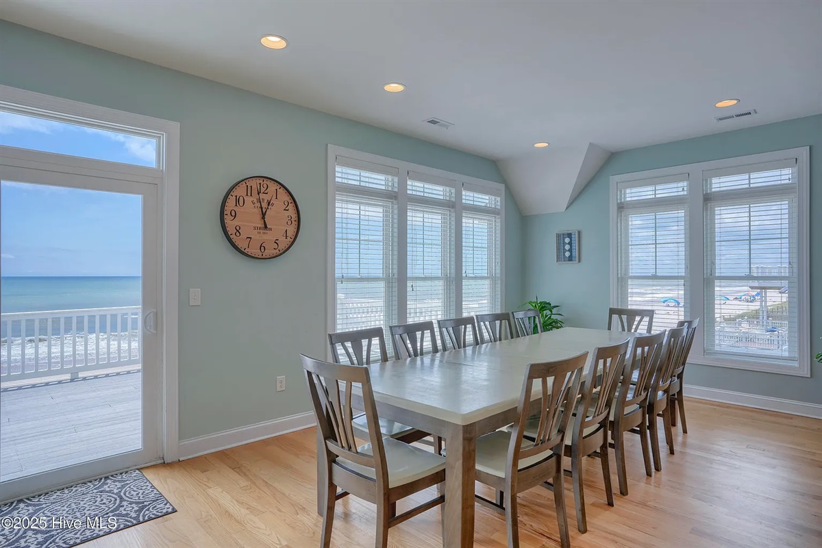 Savor the view from every seat at the dining table