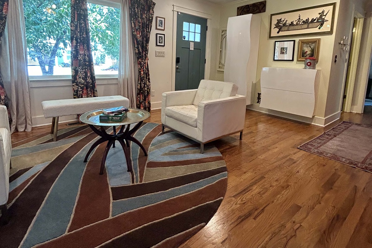 Living Room/Sitting area