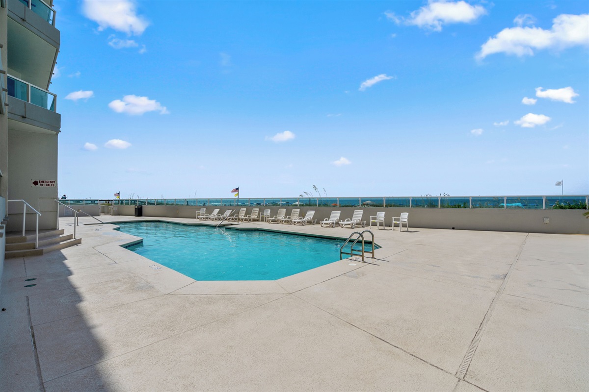 Beachside outdoor pool 