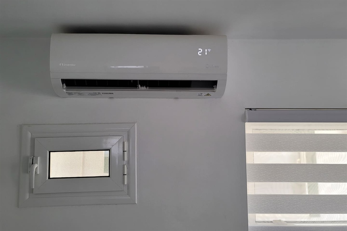 Remote controlled A/C unit in the living room