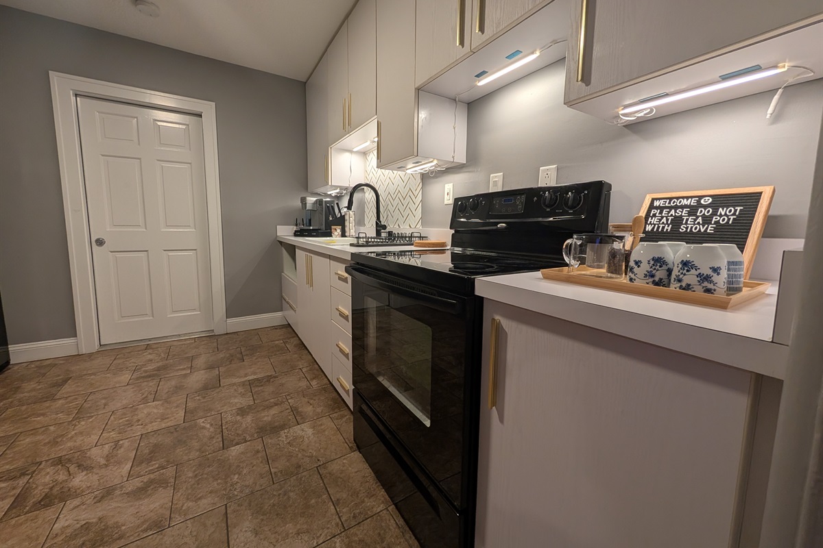 Full kitchen with everything you could need