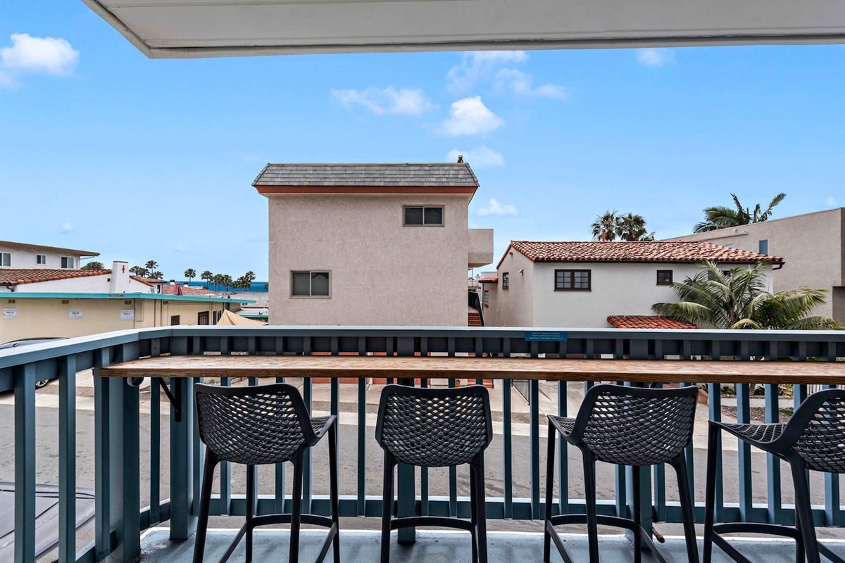 Gorgeous ocean breezes await you on your private balcony. Complete with Gas Grill and an outdoor seating area, your private balcony is the perfect place to enjoy meals with friends, happy hour or even some quiet time with a book.