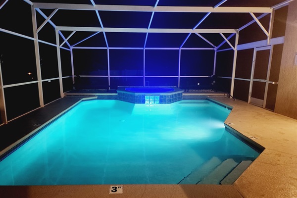 Poll at night | Serhii Villa Orlando