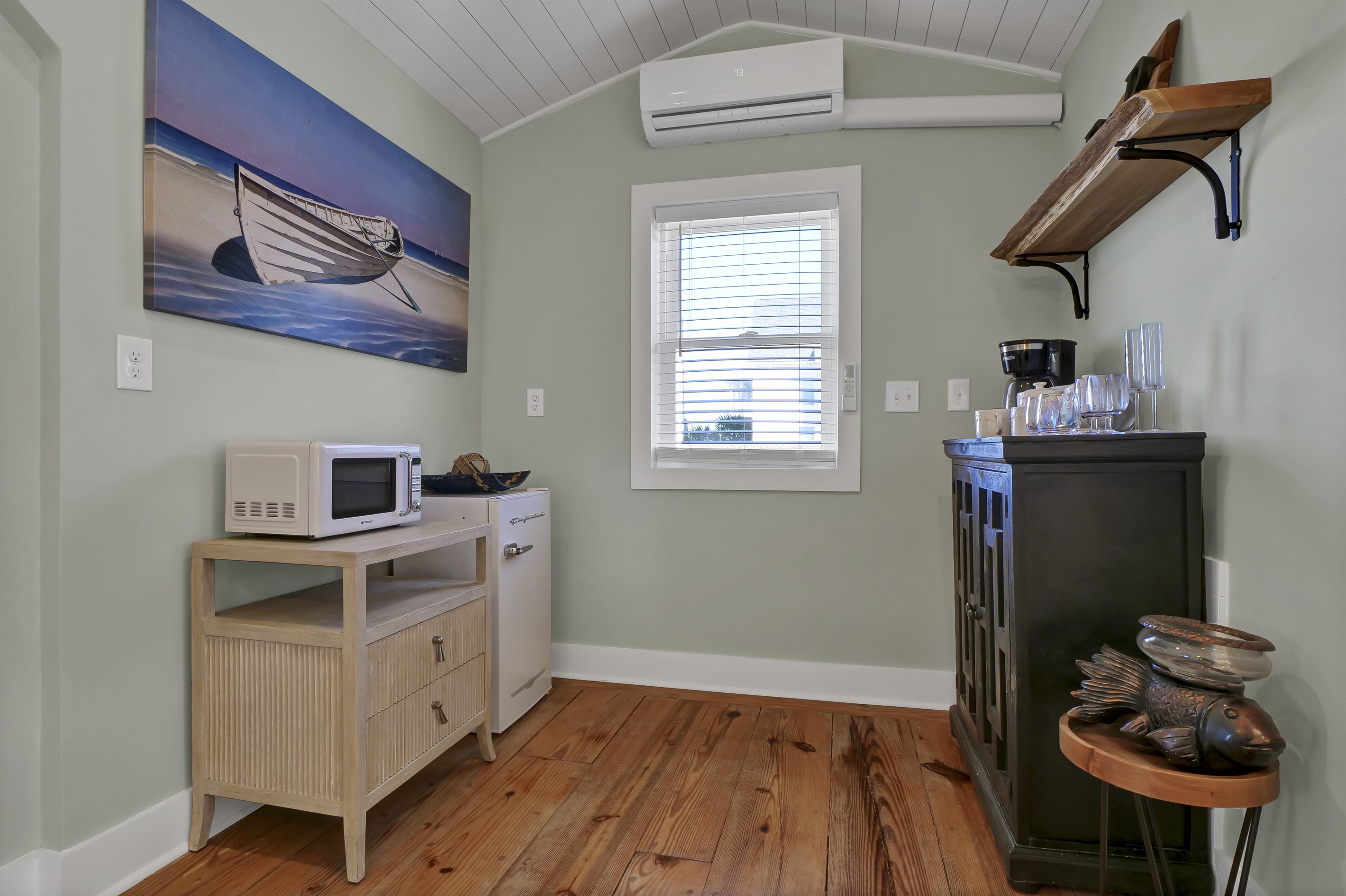 Apartment Kitchenette