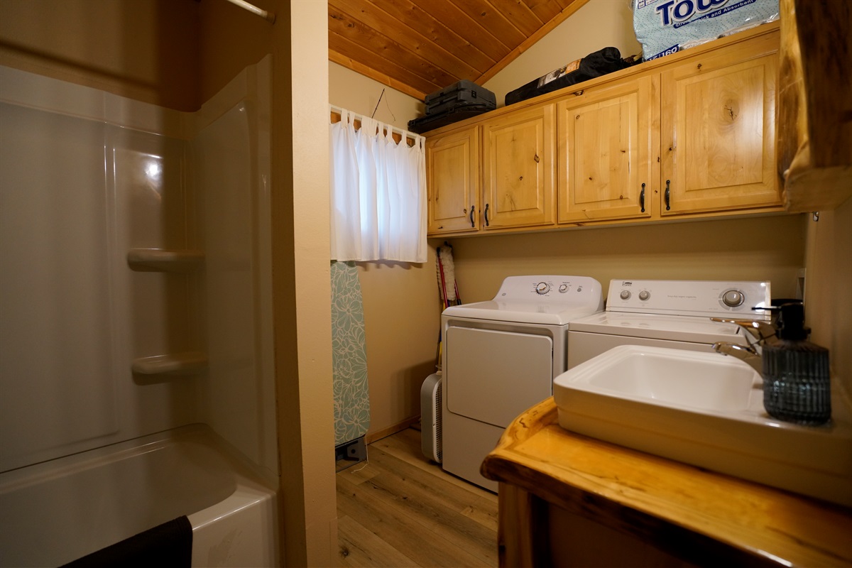 Main Bathroom w/ Laundry
