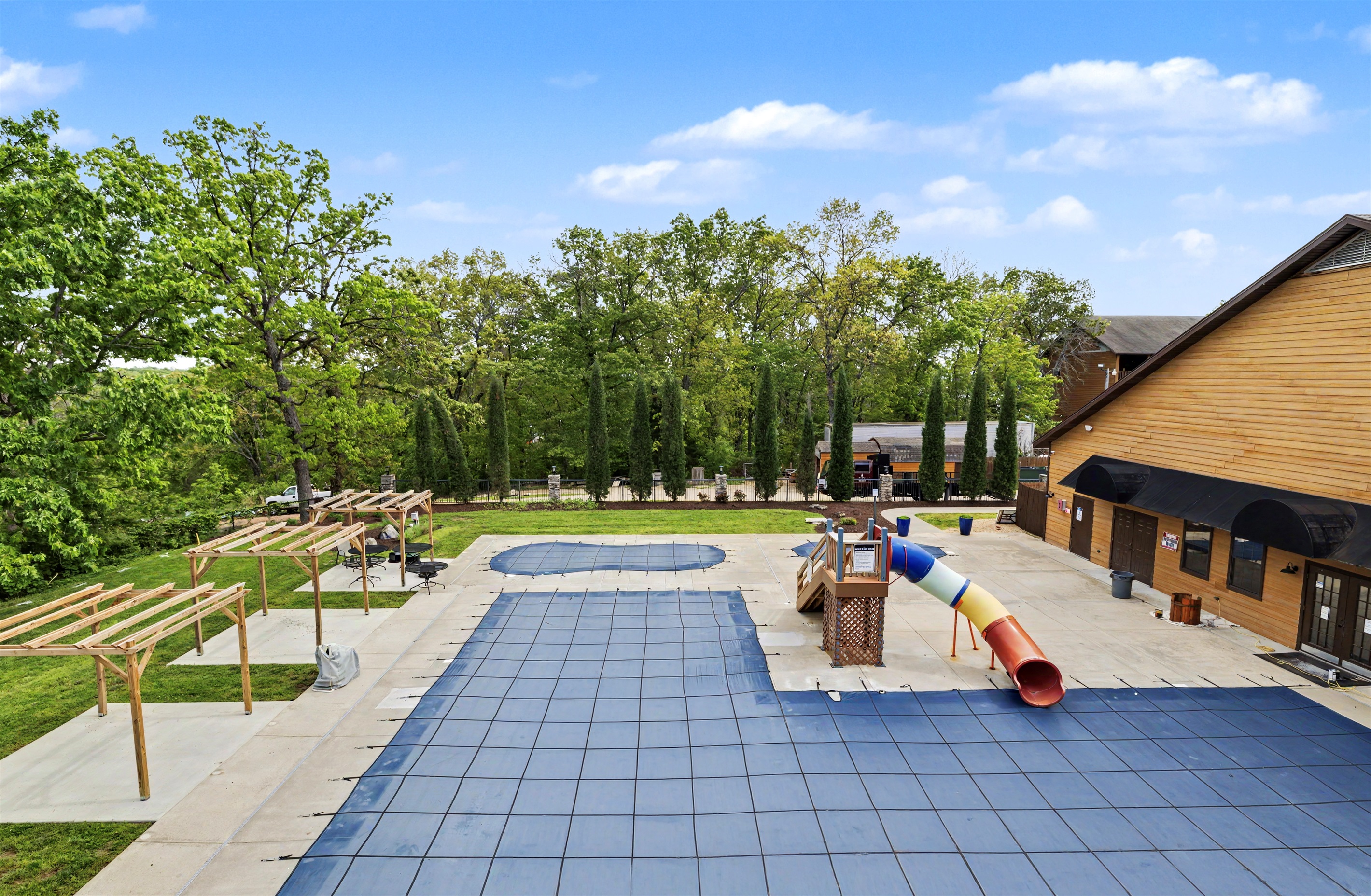 outdoor pool is open from Memorial Day to Labor Day