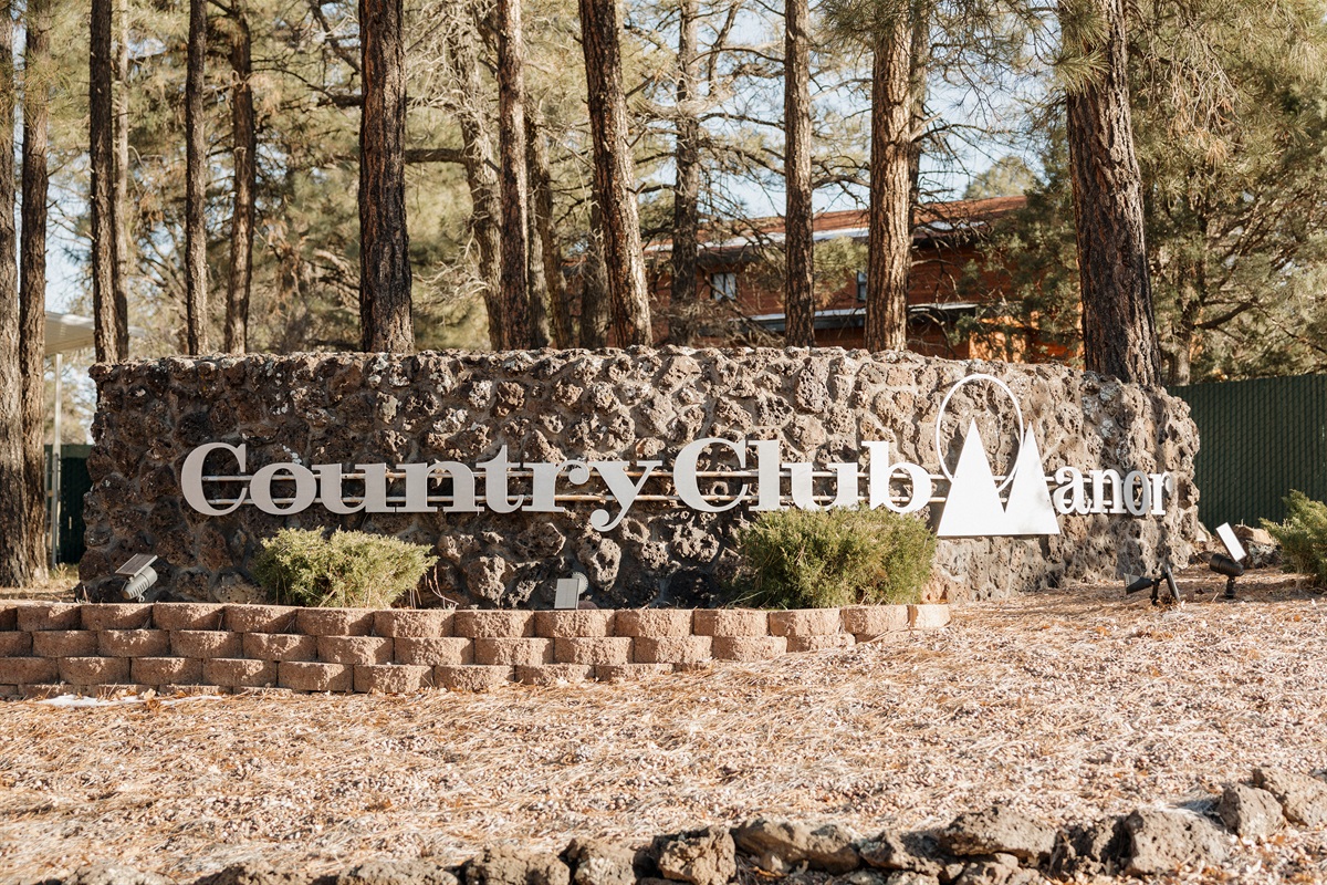Poppywood Pines is nestled in the peaceful Country Club Manor neighborhood of Show Low. This quiet, family-friendly community features perfect streets for morning walks and bike rides through towering ponderosa pines. Your mountain retreat awaits!