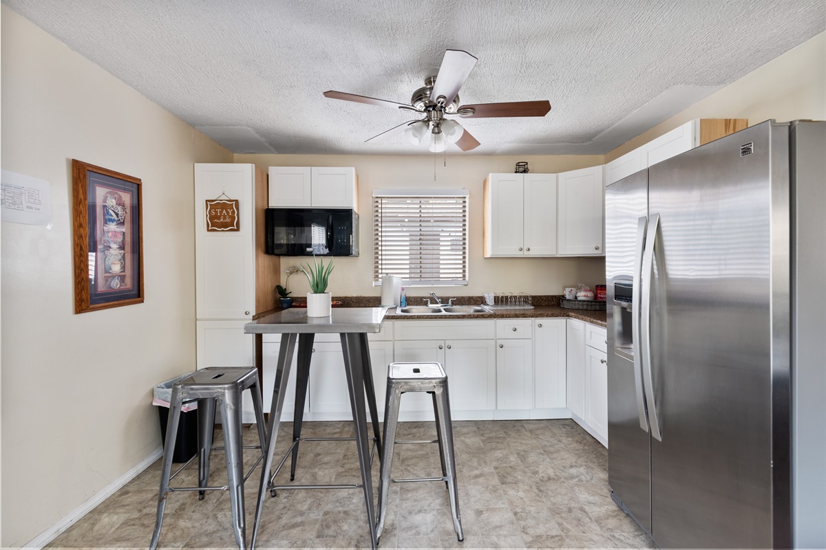 Kitchenette in "Bonus room/Studio