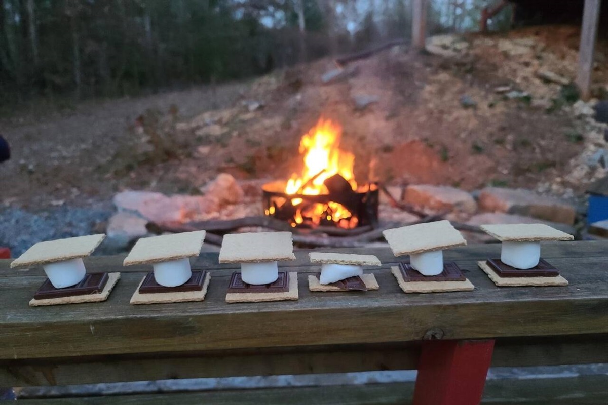 S'mores by the firepit