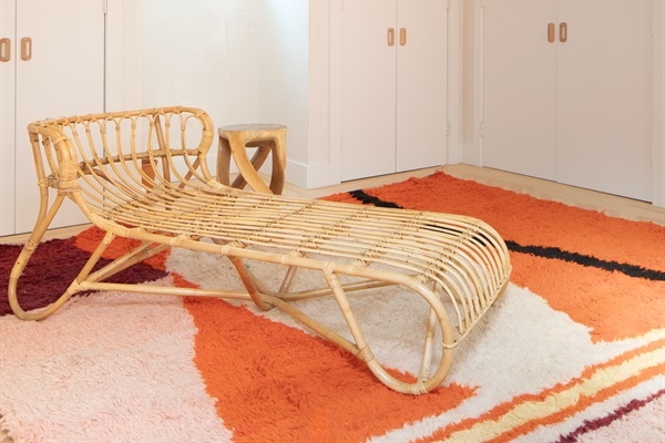 WALK IN CLOSET SITTING ROOM