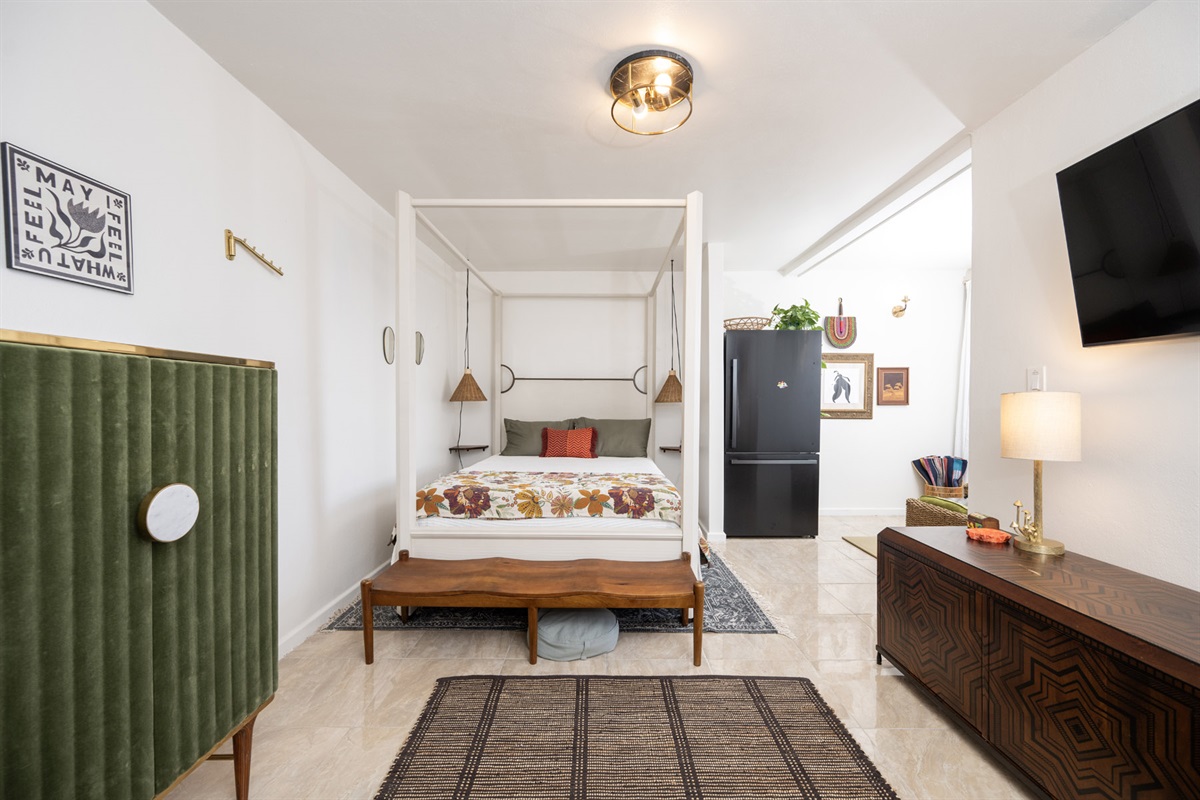 From the art on the walls, to the dreamy Casper mattress, to the chosen finishes, all of it was selected to build a space you look forward to returning to.