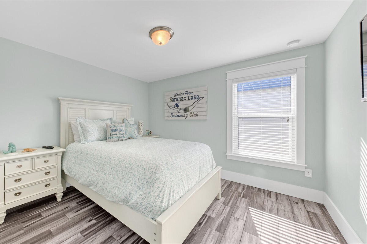 2nd Floor Queen Bedroom 1