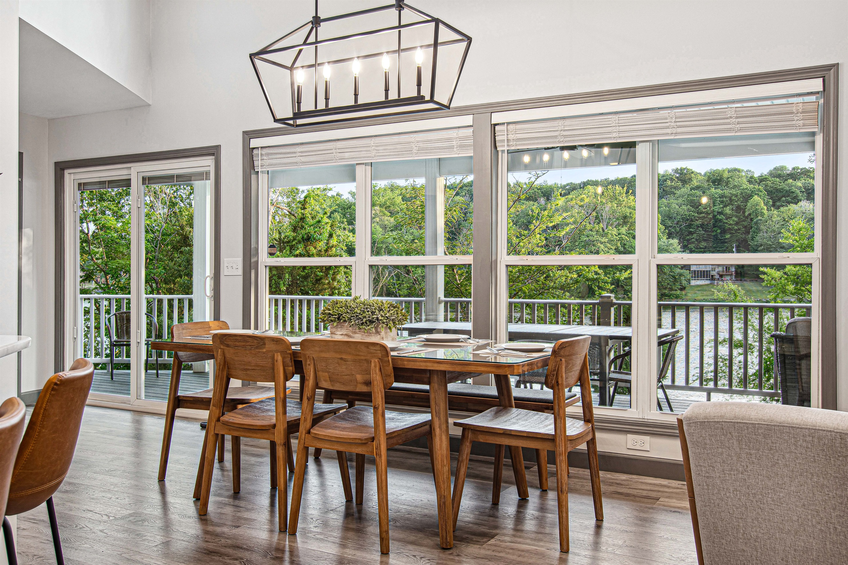 Lake views accompany every mealtime – whether indoors or on the porch, your dining experience is surrounded by natural beauty.
