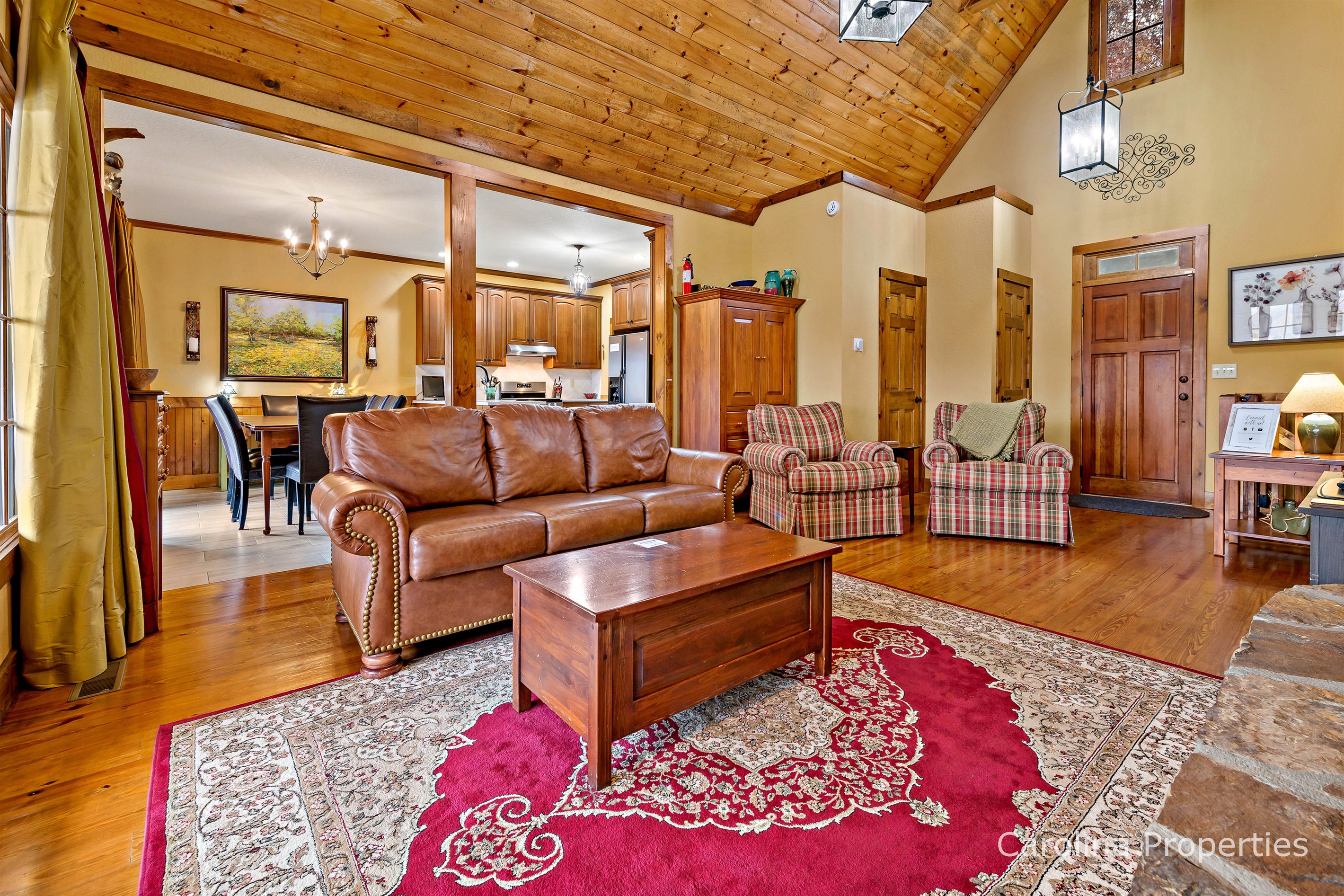 Cozy main level livingroom