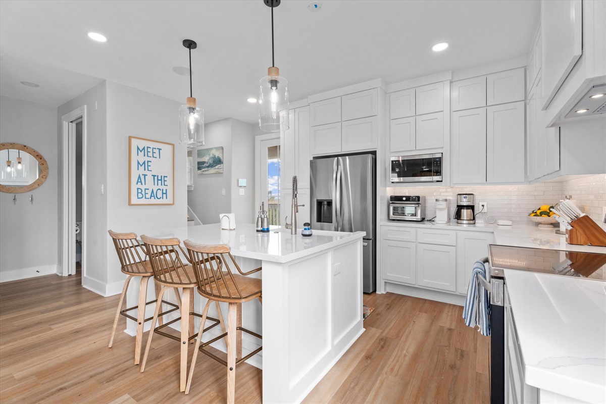 45d8ebcf46294078ae020a4aaf42041c Large | Beachhouse | Texas | TX | Vacation Homes | Galveston | Crystal Beach | Kokomo | Breezy Days | Beachfront Elegance | Sunrise Serenity | Southern Sands Property Management, LLC
