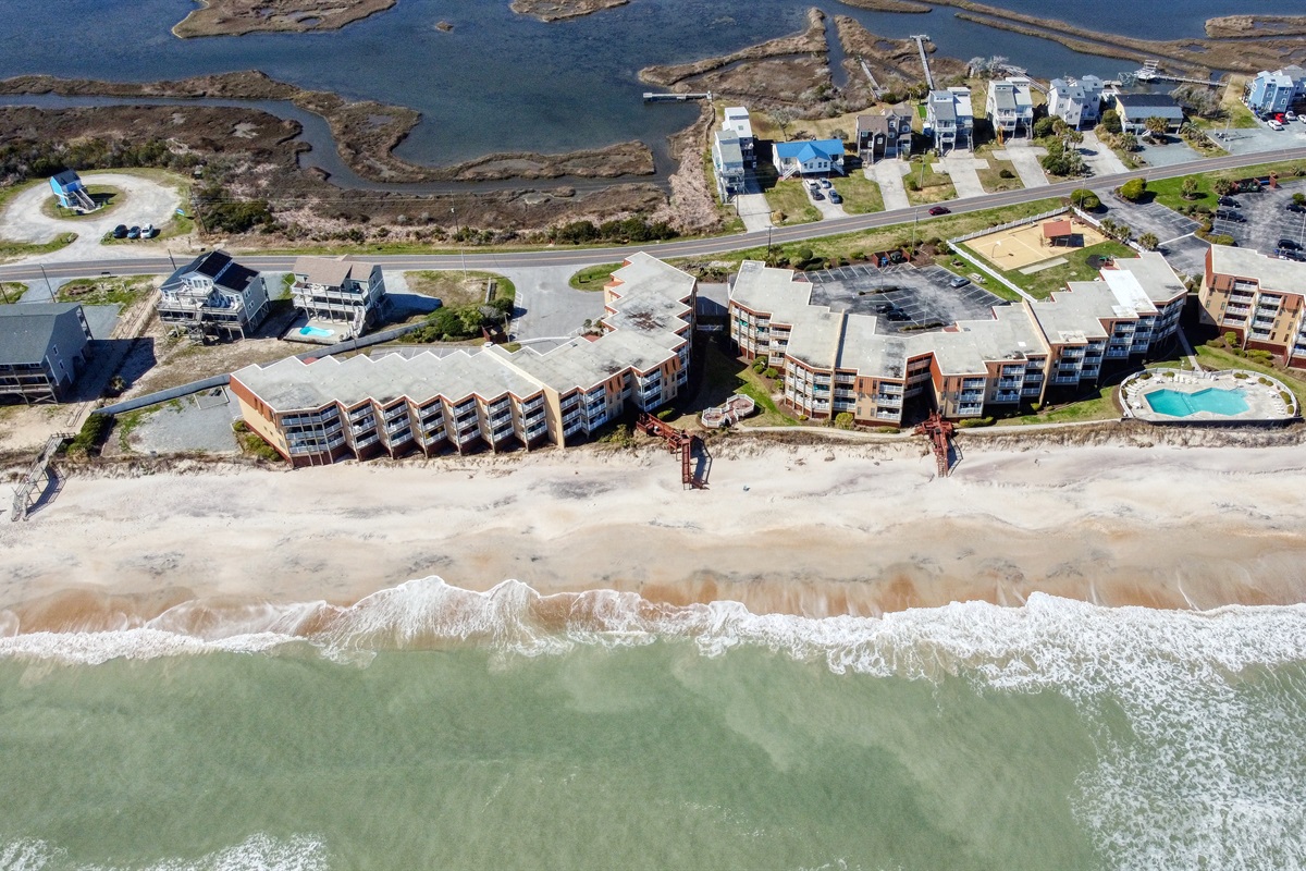 Direct access to the beach