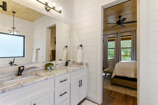 Double vanity for couples