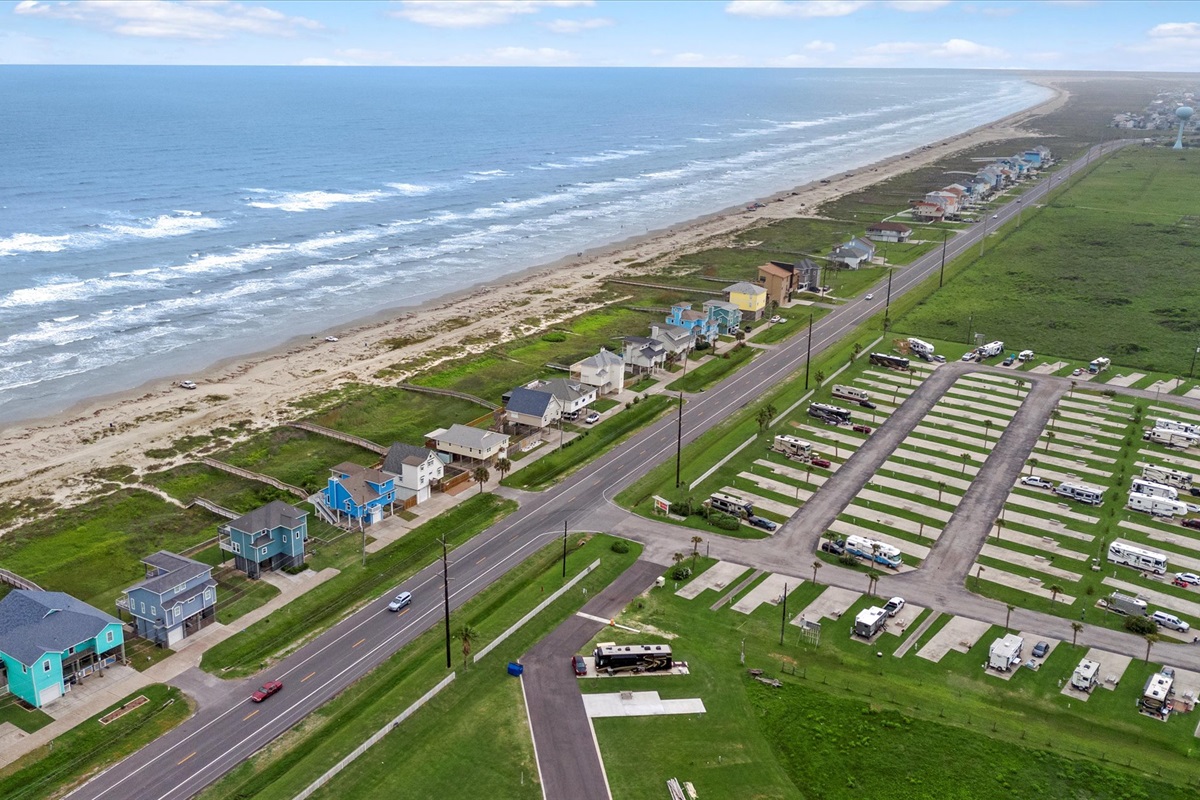 45e30333b00643b7a3349c75ccb22ee9 Large | Beachhouse | Texas | TX | Vacation Homes | Galveston | Crystal Beach | Kokomo | Breezy Days | Beachfront Elegance | Sunrise Serenity | Southern Sands Property Management, LLC