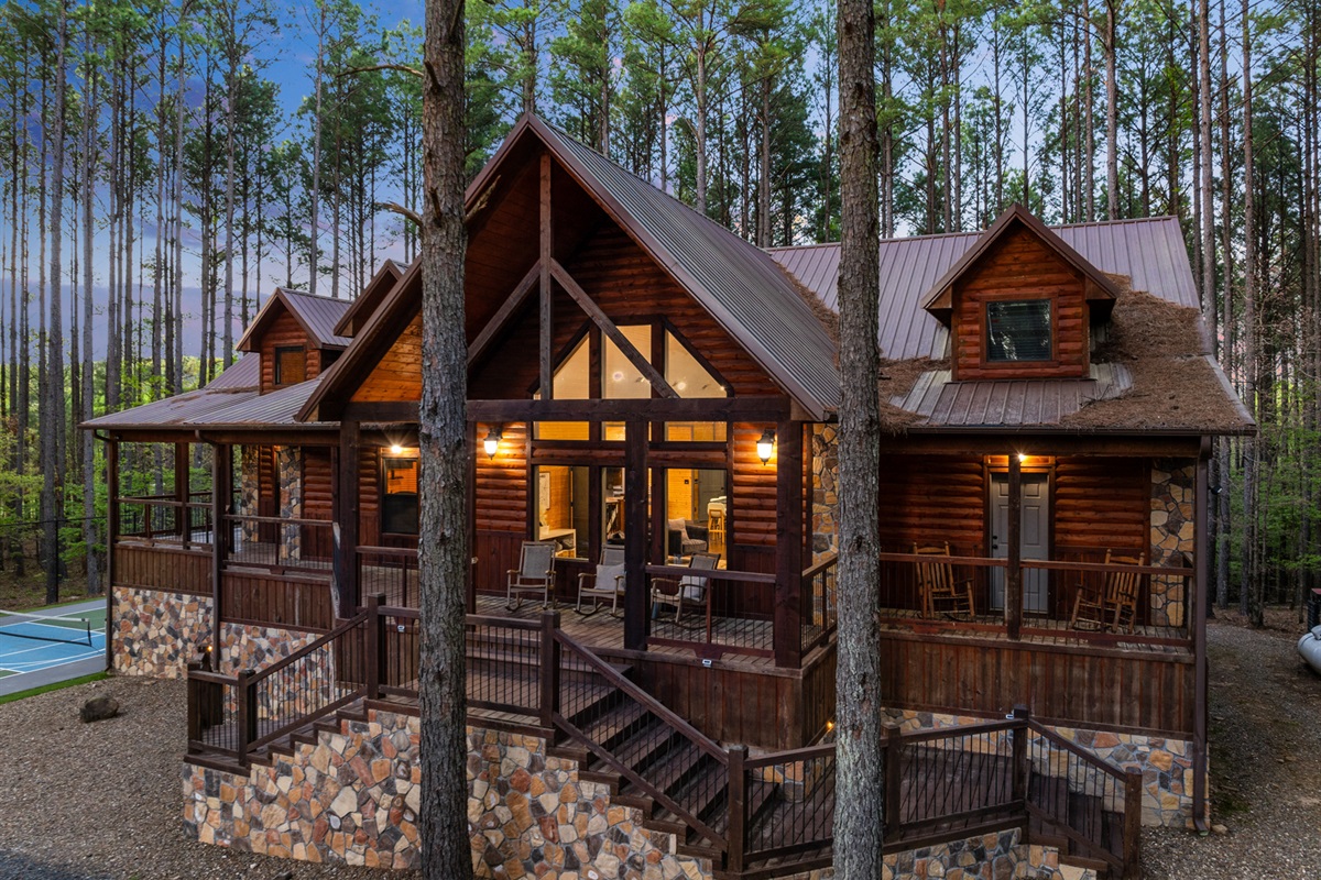 Madison Arbor has it all, Seclusion, Pickleball, and much more!