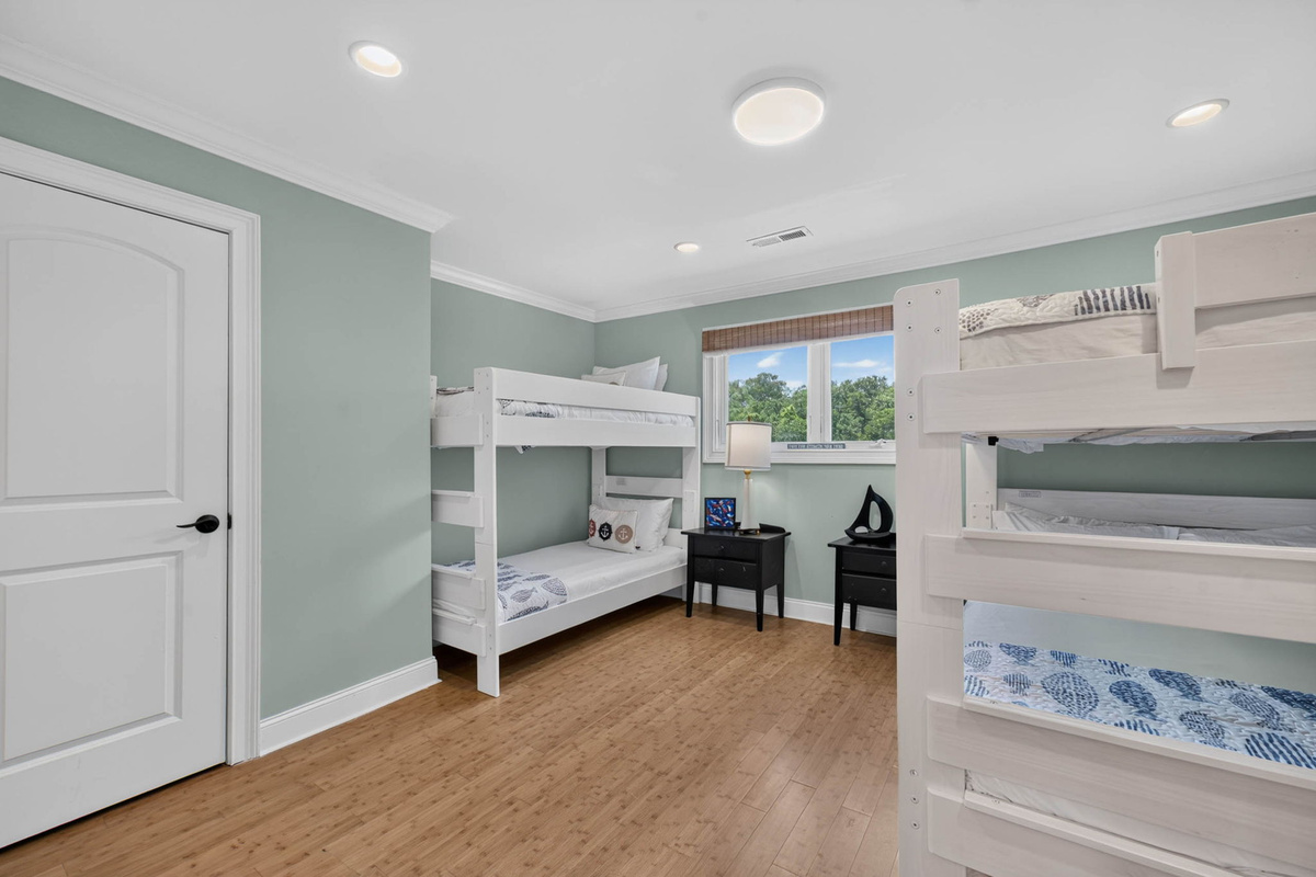 Bedroom 3: Bunk room, Queen over Queen and Twin over Twin | Oceans 22 | 22 Beach Club Villas, Wild Dunes | IOP Escapes