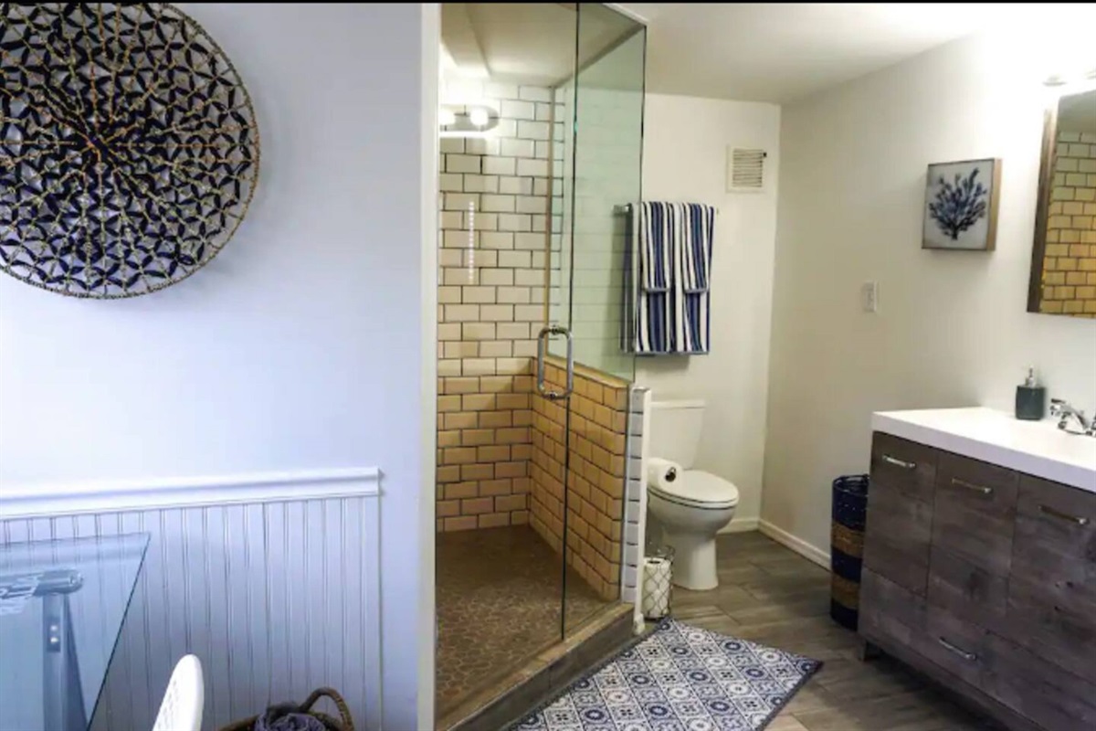 En-suite bathroom
