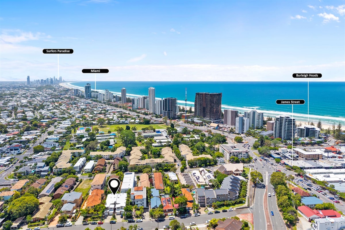 Leave the car behind.  Walk to the beach, parks, and enjoy some of the Gold Coast's top restaurants such as Rick Shaws and The Tropic right on your doorstep.