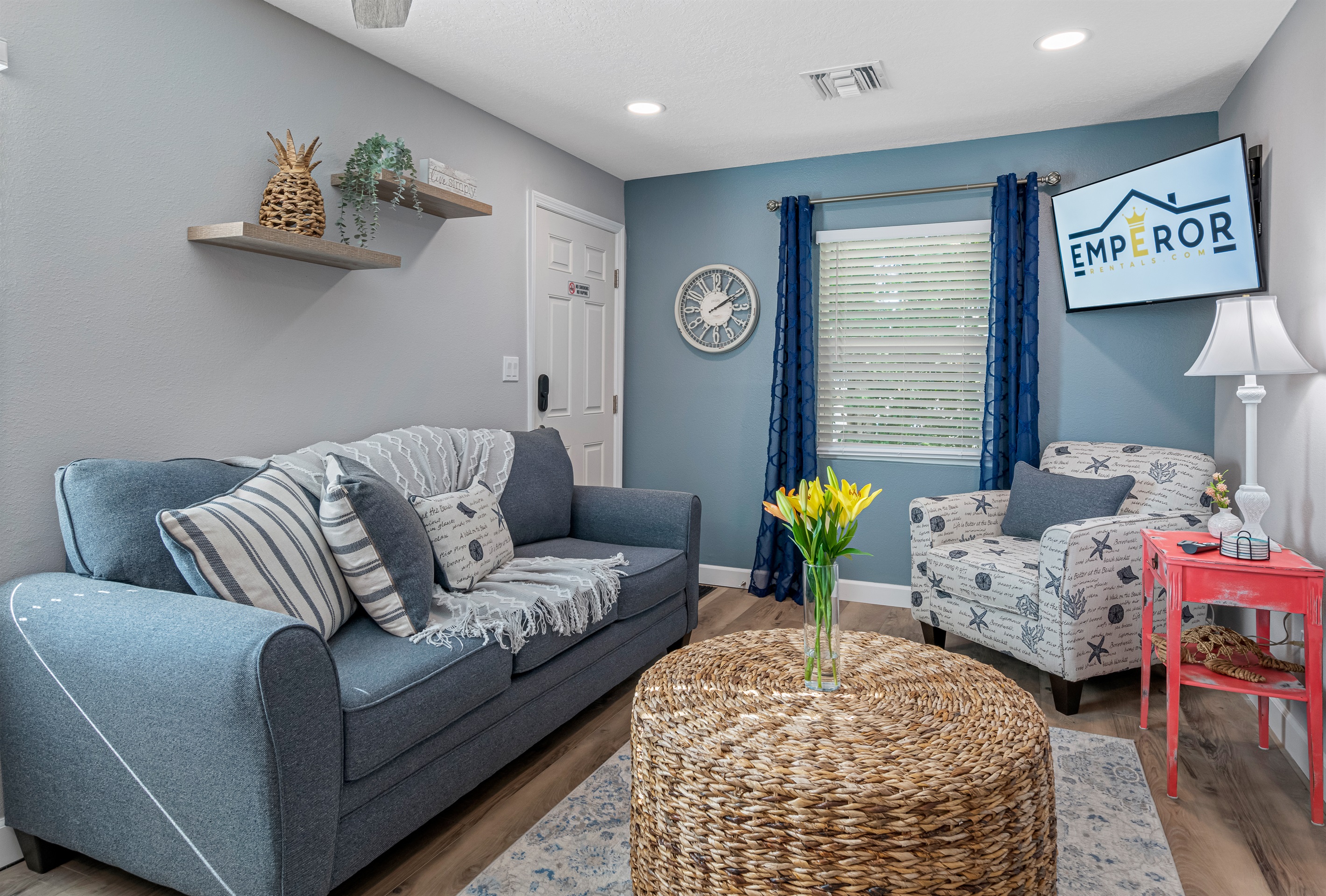 Catch up on your favorite TV series or go through the list of your movies you've been postponing to watch in this lovely living area! Have the best time with your family! Send us a message if you have any questions!