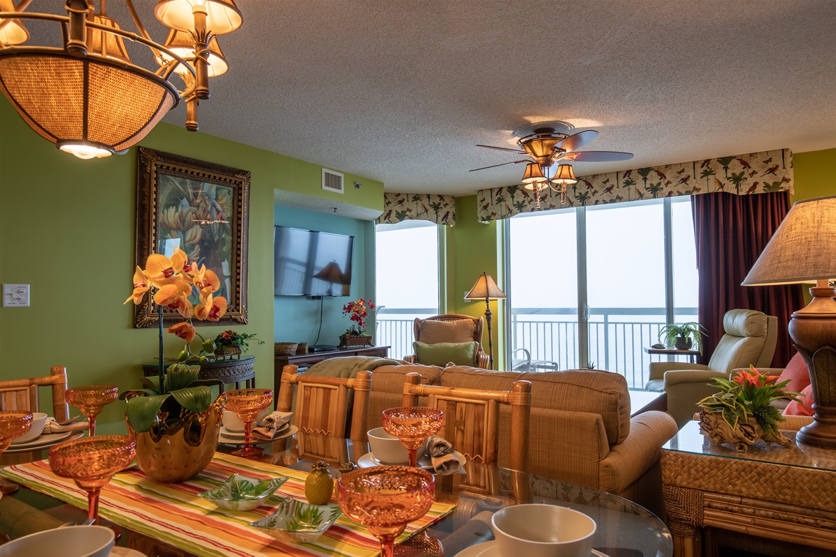 Dining area w/ ocean views
