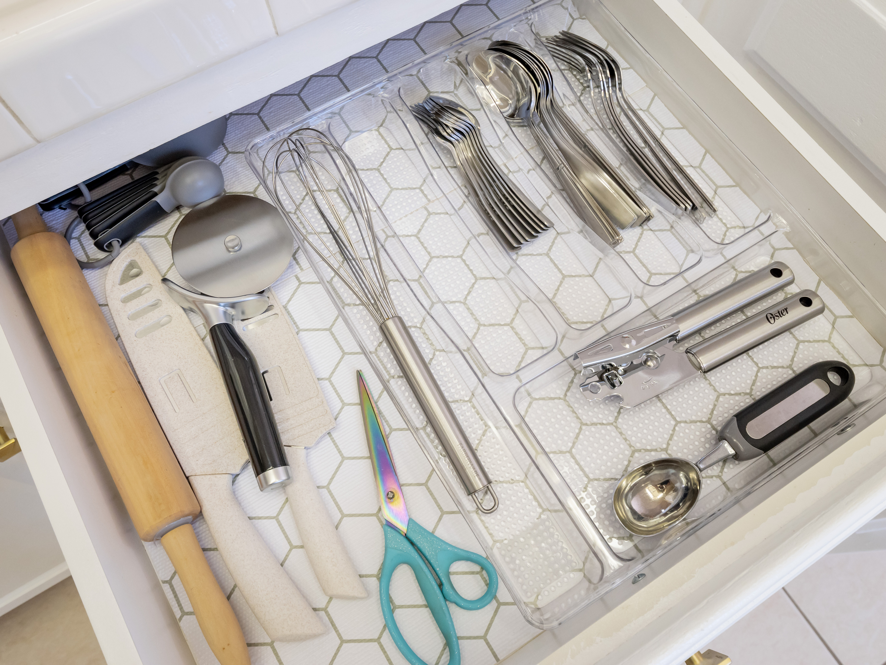 The kitchen is thoughtfully stocked with essential cooking tools, helping you prepare everything from quick snacks to family-sized meals.
