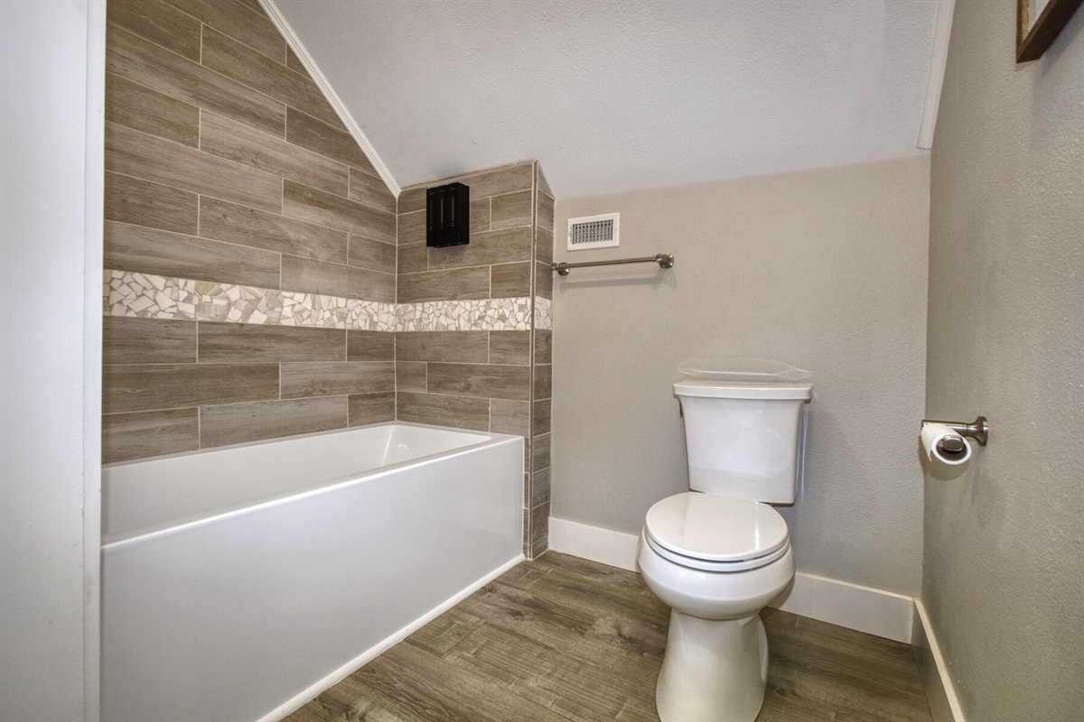 Master Bedroom Private Bath / Shower combination