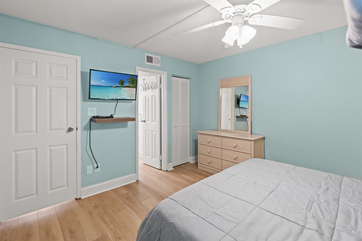 3rd Bedroom with bunk beds.  Great spots for the kids