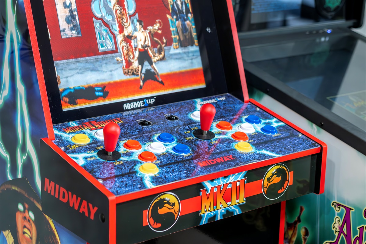 Retro arcade favorite Mortal Kombat II + 15 classic games—unlimited play fun for all ages!