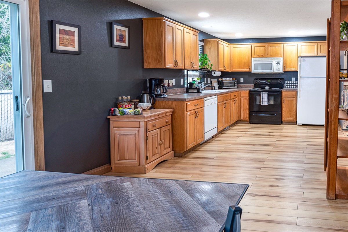 Dining to kitchen view