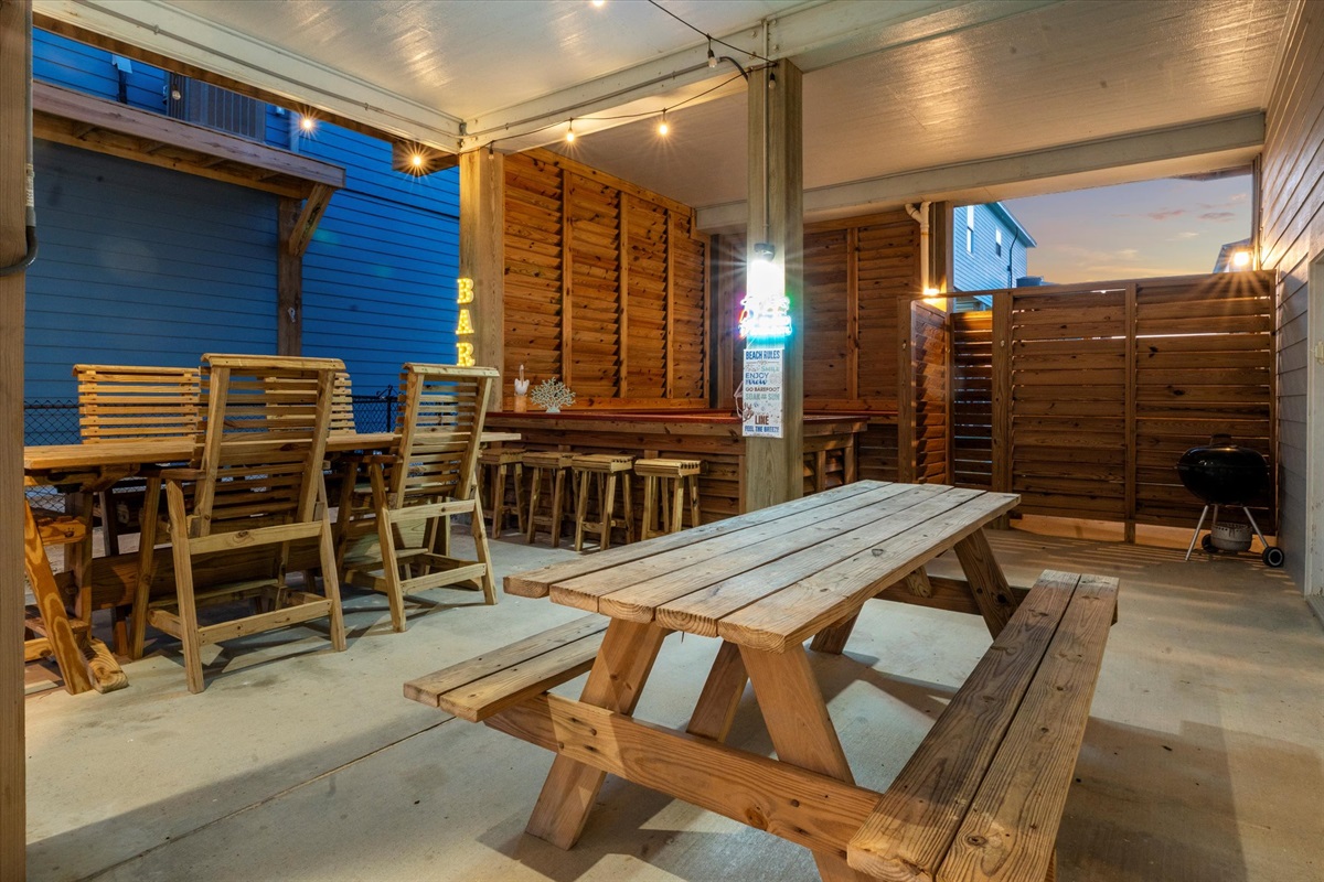 466df3183a22424c827fea545d509c4a Large | Beachhouse | Texas | TX | Vacation Homes | Galveston | Crystal Beach | Kokomo | Breezy Days | Beachfront Elegance | Sunrise Serenity | Southern Sands Property Management, LLC