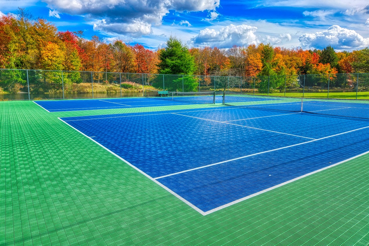 Tennis Courts at Island pool complex - Community Amenity - Arrowhead Lake - Serhii Vacation Rentals