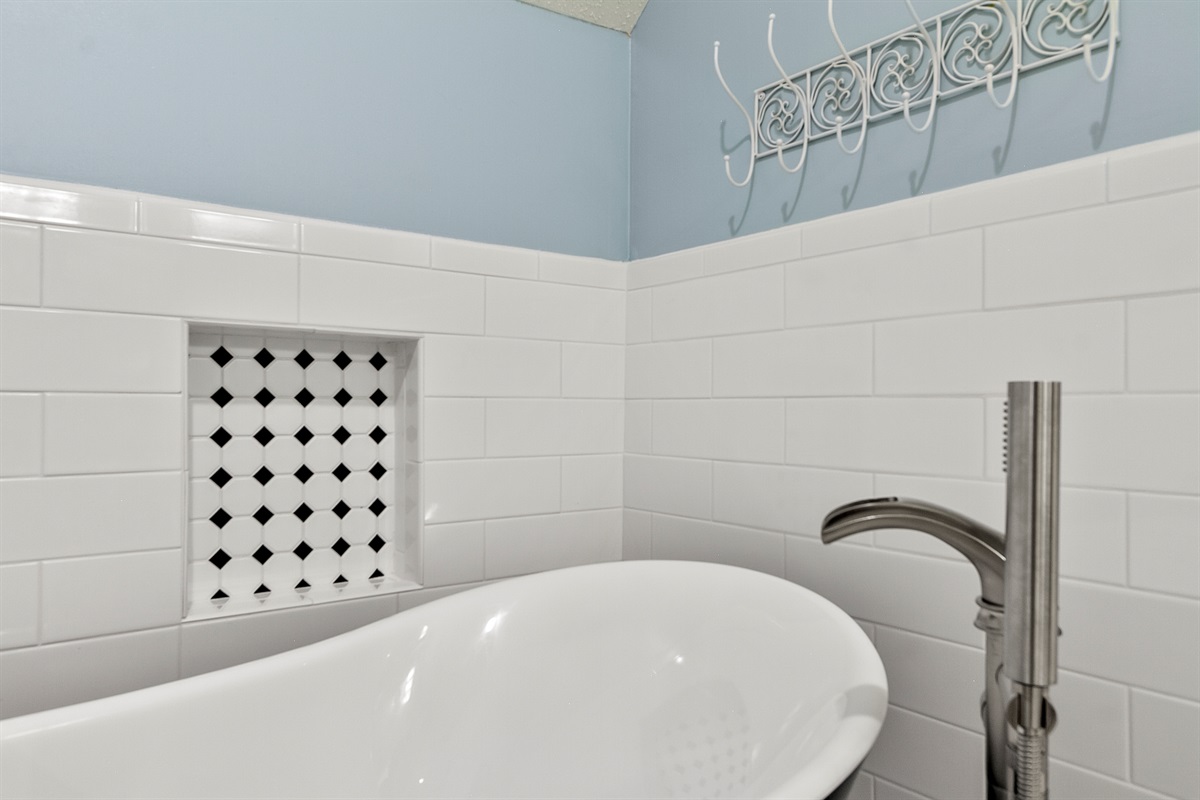 Master Bath l Luxury Freestanding Tub