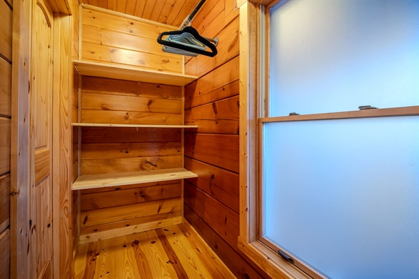 Butterfly room (the largest of the rooms) – walk in closet