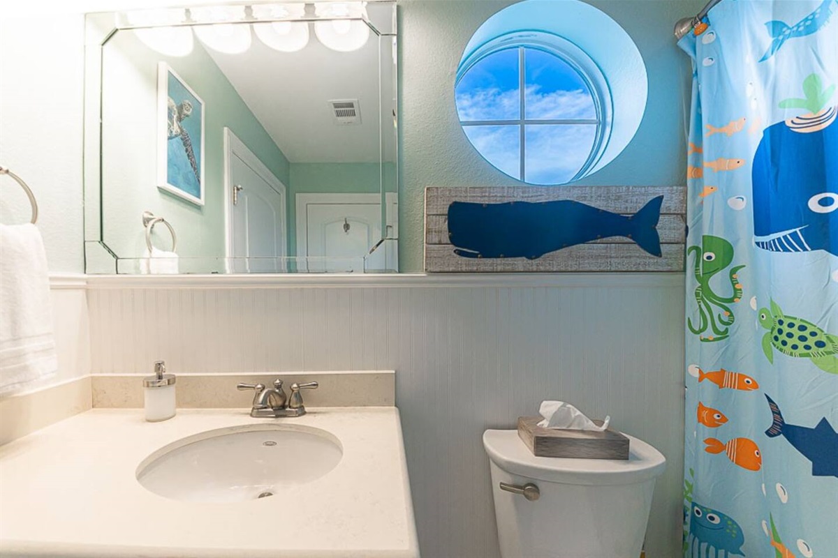 Crews Quarter Full Bathroom Suite