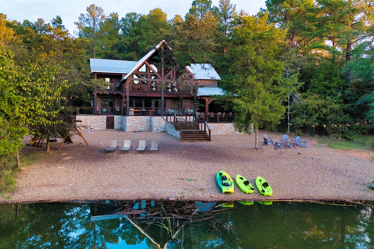 Expansive decks, peaceful pond views, and endless sunsets—your Hochatown getaway starts here