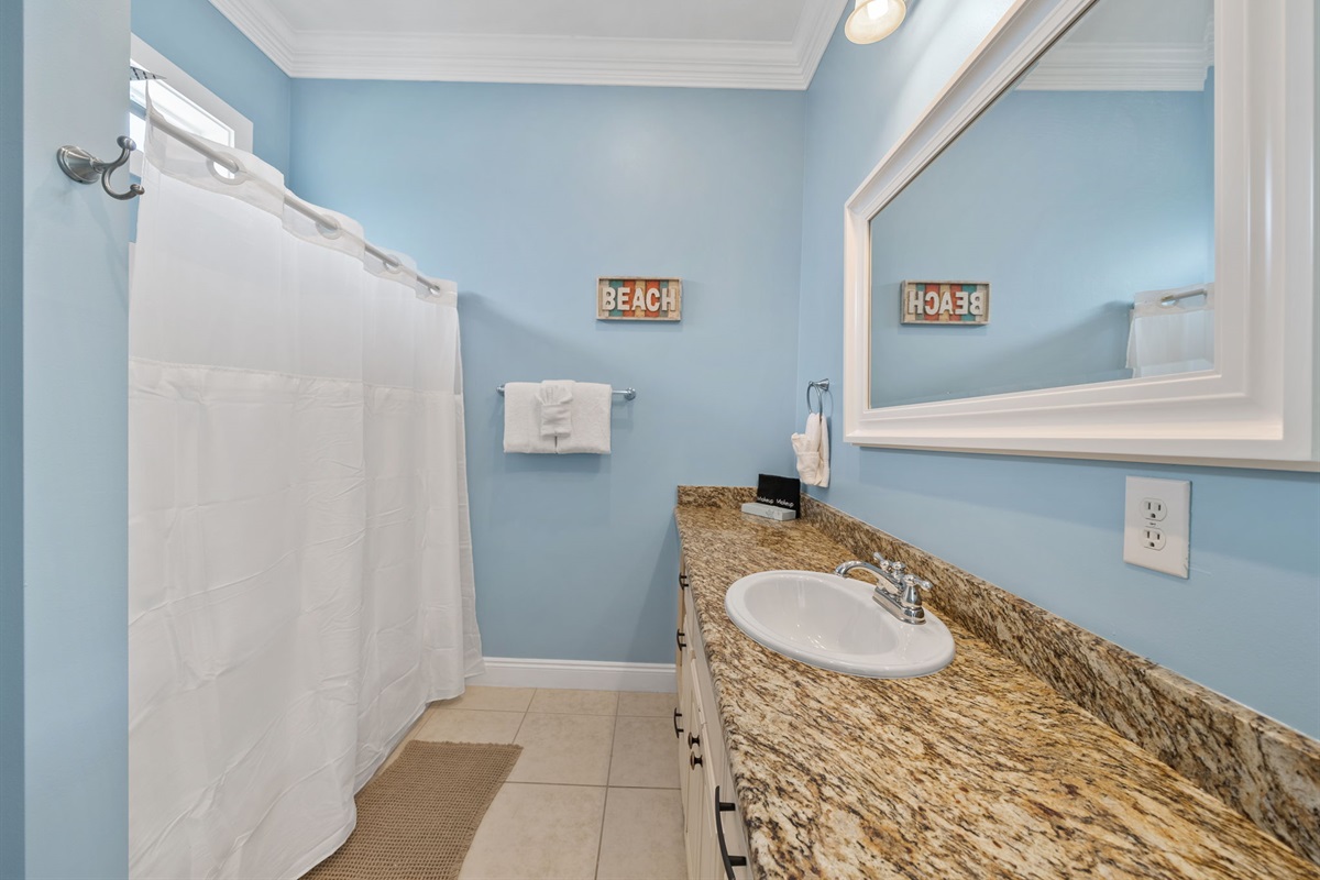 Private bathroom attached to 3rd bedroom