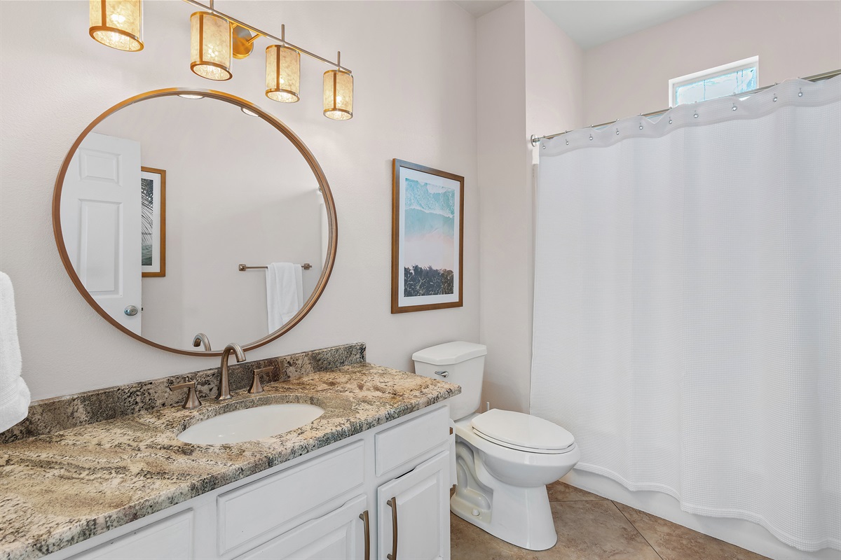 Hallway Bathroom with Shower Tub Combo on Level 3