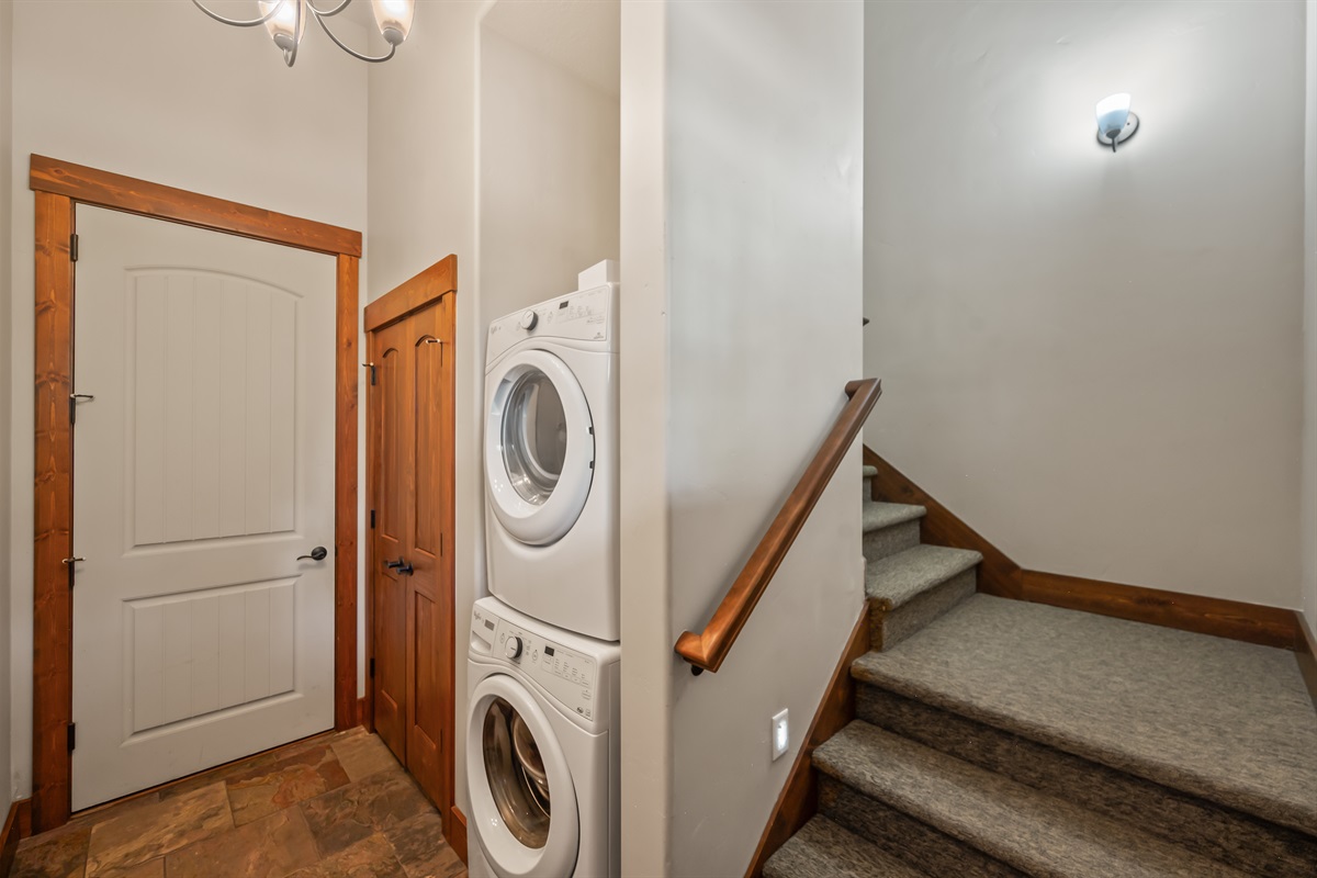 Washer & Dryer Included with Stay