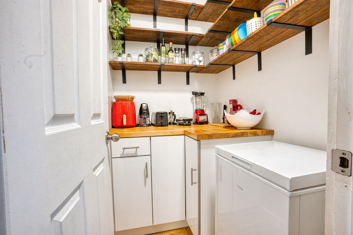 Pantry, full stocked and available for guest use. 