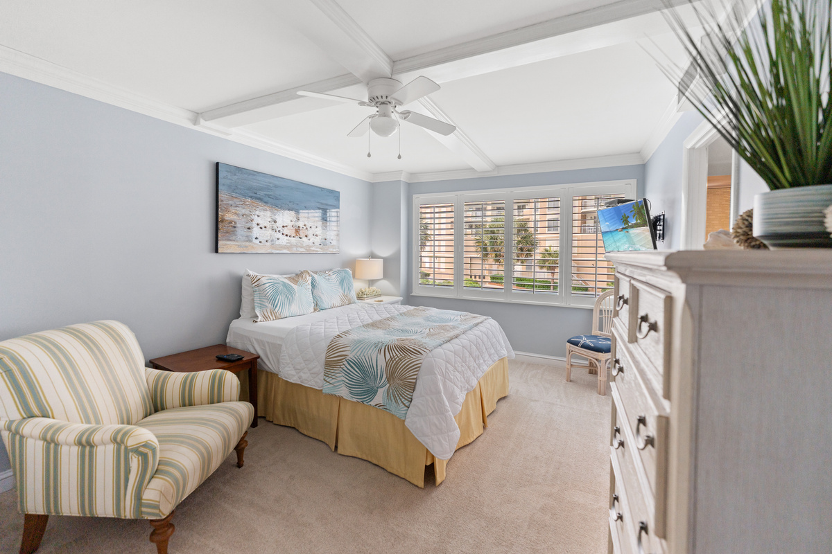 Spacious 3rd bedroom with queen bed and ensuite