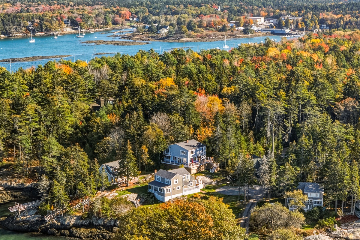 10 minutes to Boothbay Harbor