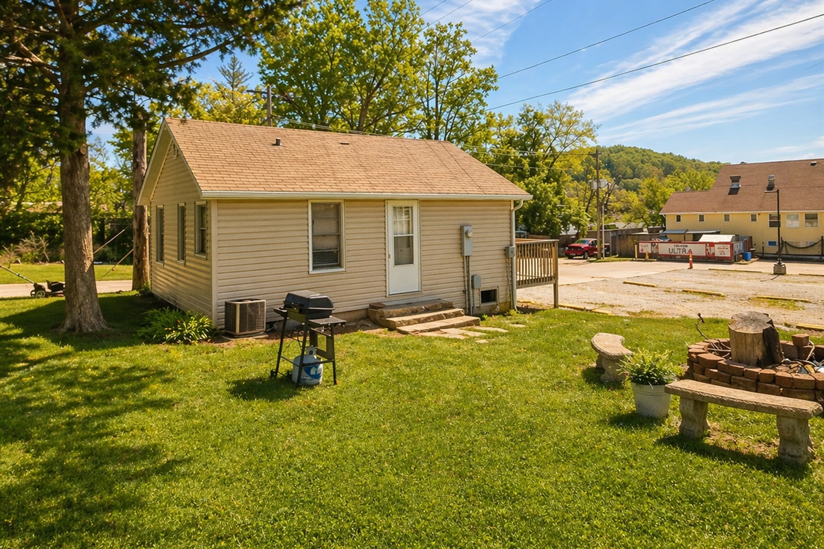 Bungalow #6 Grill area and Firepit