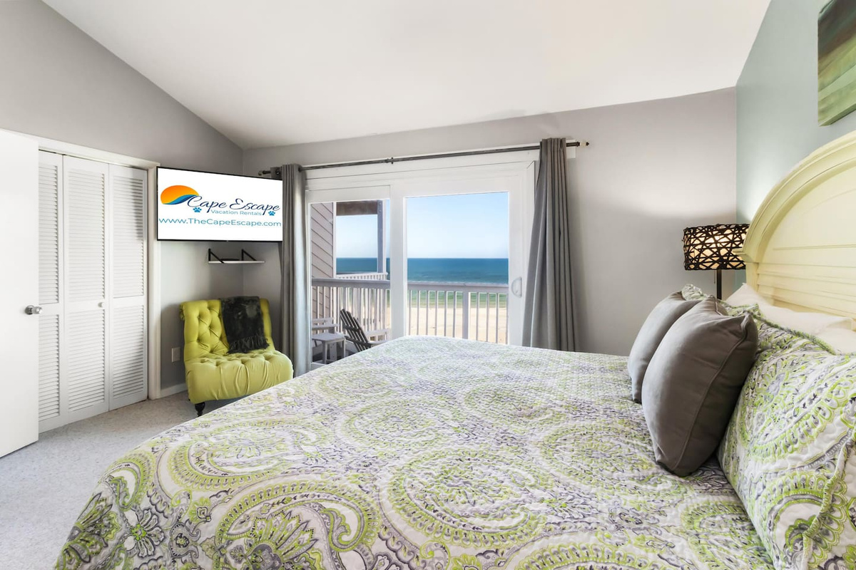 Wake up in the king master suite, glance at the large smart TV, then step through the door straight onto your gulf balcony.