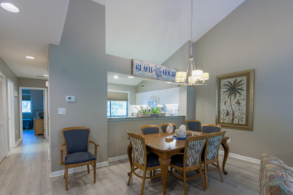 Dining area with seating for 8