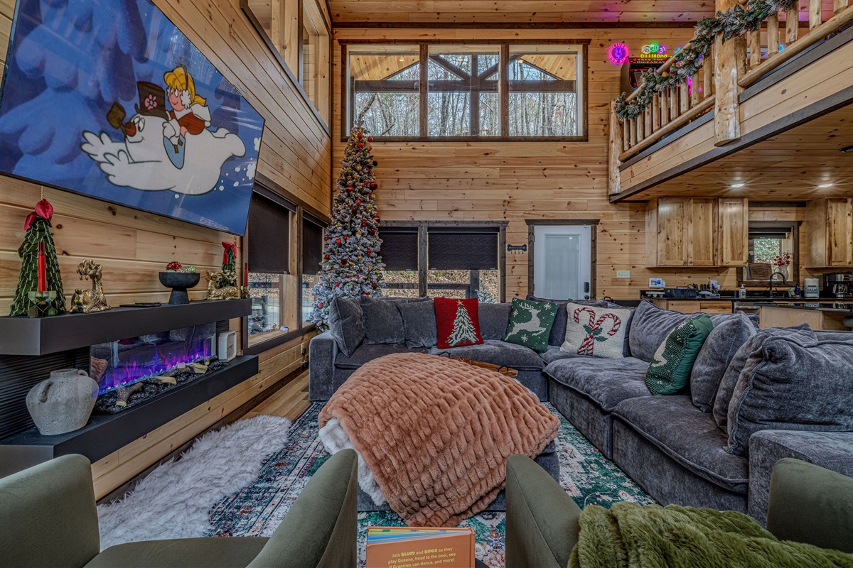 Celebrate Christmas the cabin way at Tree Top Hideaway!
